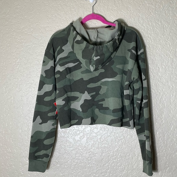 Camo Print Cropped Hoodie Size S/M Roma Concepts  by Rosee NWT - Picture 2 of 7
